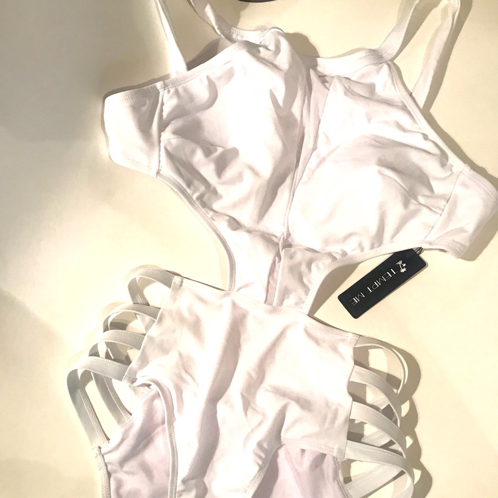 Woman’s White Tempt Me One Piece Swimsuit Size S (Small)